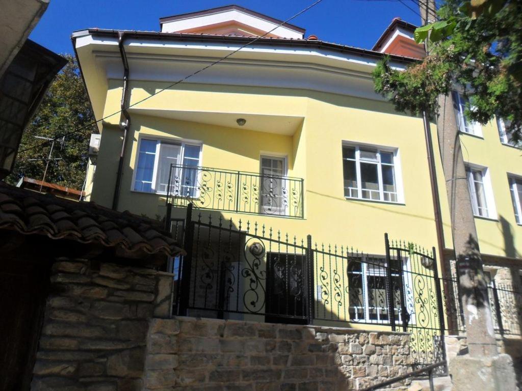 Ferienwohnung Къщата С Чешмата Weliko Tarnowo Exterior foto